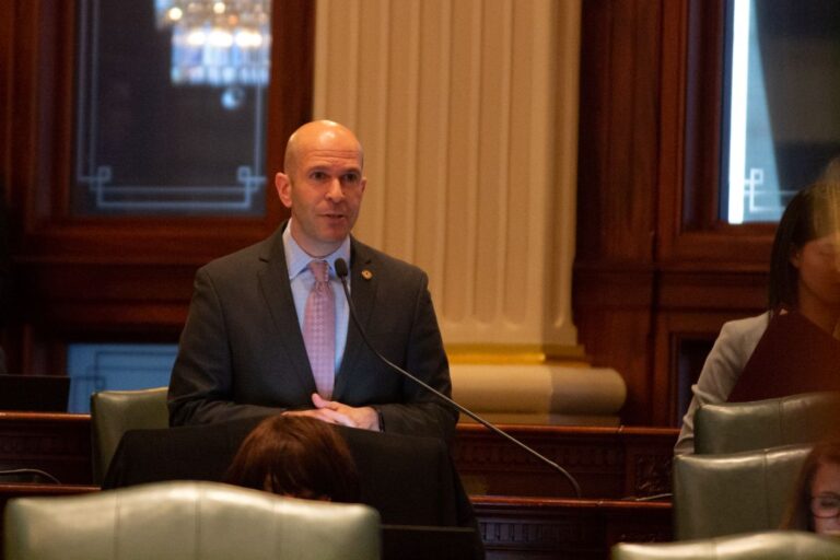 Democratic lawmaker grows concerned with use of AI in health care